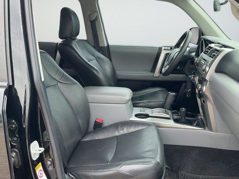 Used 2010 Toyota 4Runner SR5 w/ Convenience Pkg AWD/4WD image 21