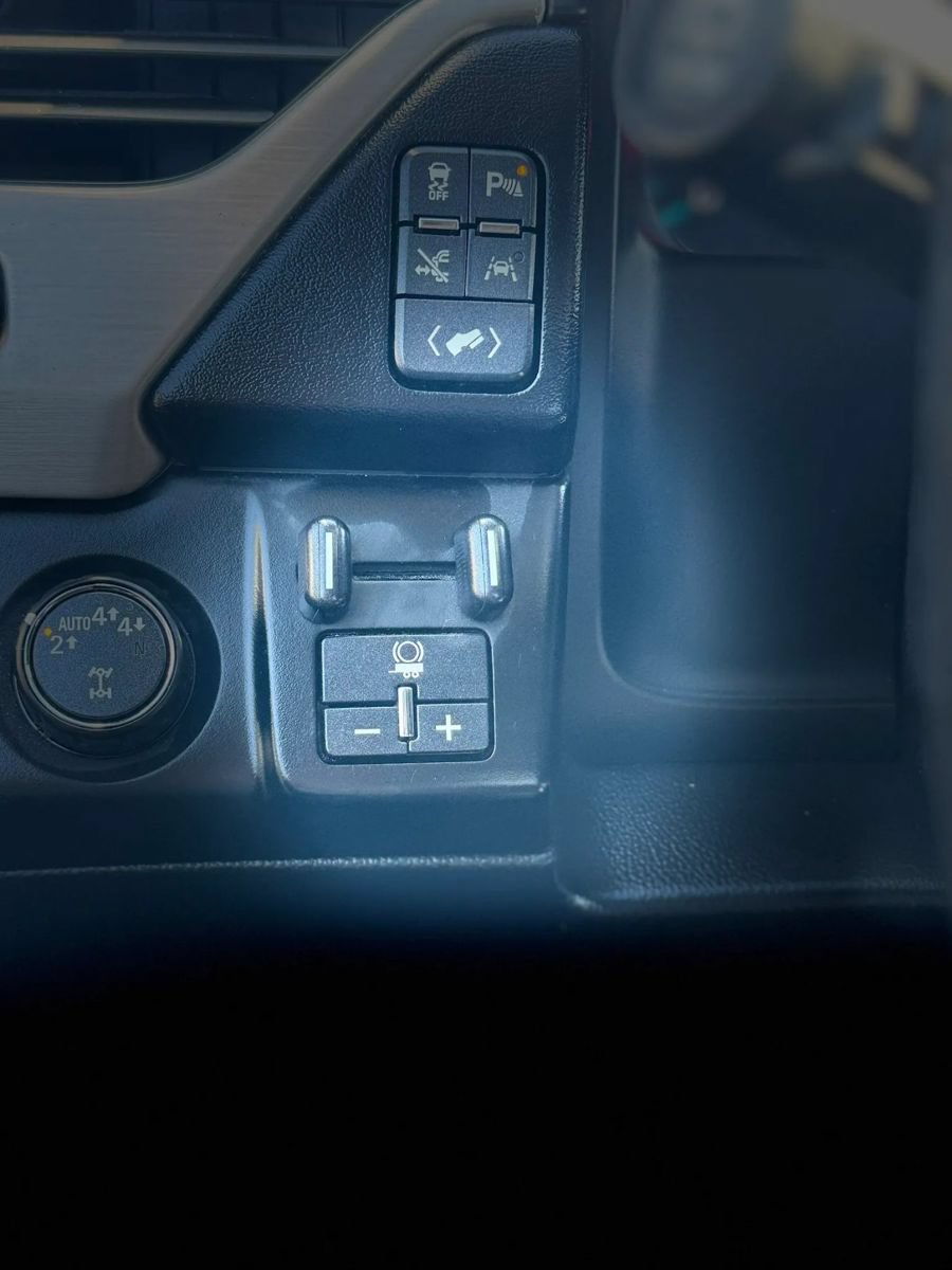 Used 2019 GMC Yukon Denali w/ Open Road Package AWD/4WD image 38