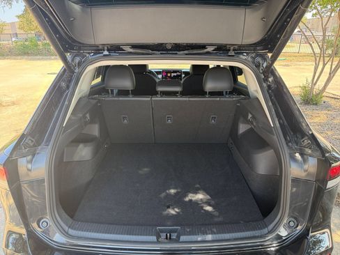 Used 2026 Volkswagen Tiguan SE AWD/4WD image 33