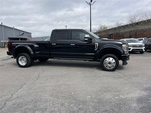 Used 2020 Ford F450 Platinum w/ FX4 Off-Road Package image 2