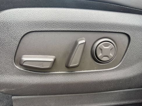 Used 2026 Kia Carnival FWD image 23