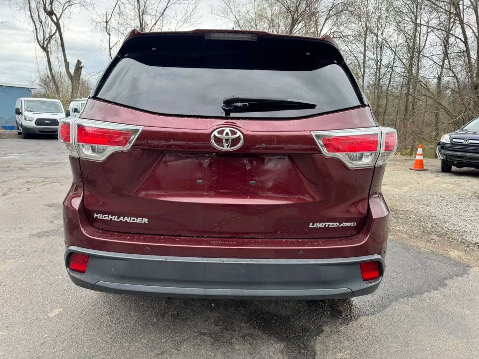 Used 2015 Toyota Highlander Limited Platinum AWD/4WD image 8