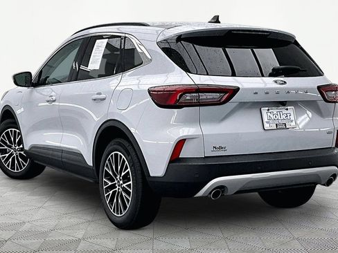 Certified 2025 Ford Escape SE FWD image 13