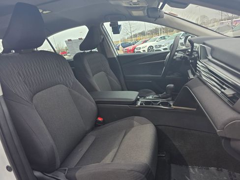 Used 2025 Toyota Camry LE FWD image 7