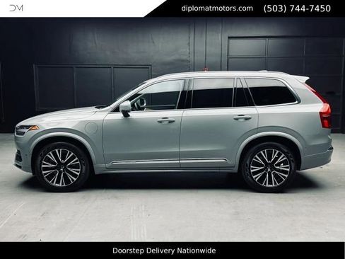 Used 2024 Volvo XC90 T8 Plus AWD/4WD image 3