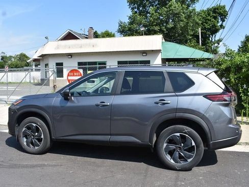 Used 2026 Nissan Rogue SV AWD/4WD image 5