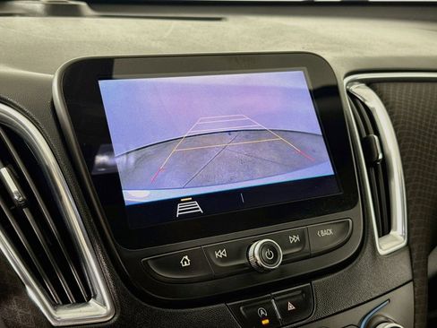 Used 2020 Chevrolet Malibu LT FWD image 15