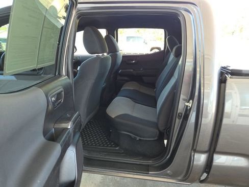 Used 2021 Toyota Tacoma TRD Sport image 25