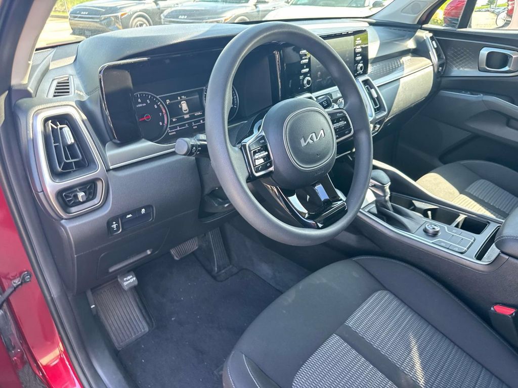 Used 2022 Kia Sorento LX FWD image 23