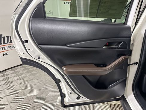 Used 2023 MAZDA CX-30 AWD 2.5 S w/ Premium Package image 23