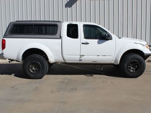 Used 2005 Nissan Frontier SE image 3