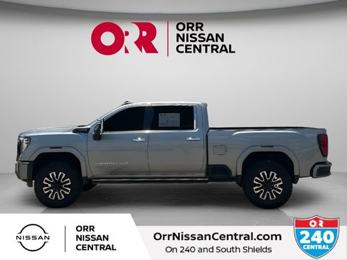 Used 2025 GMC Sierra 2500 Denali Ultimate AWD/4WD image 8