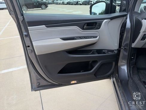 Used 2018 Honda Odyssey Touring image 9