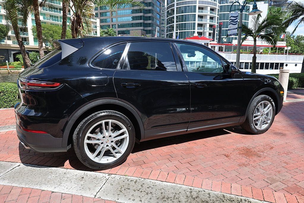 Used 2020 Porsche Cayenne AWD/4WD image 19