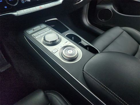 Used 2022 Genesis GV70 2.5T w/ Select Package image 16