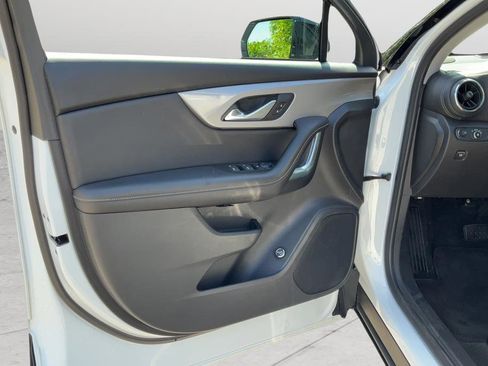 Used 2023 Chevrolet Blazer LT image 11