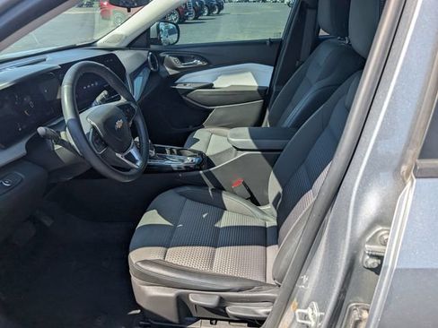 Used 2024 Chevrolet Trax LT w/ Driver Confidence Package FWD image 14