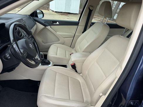 Used 2016 Volkswagen Tiguan S image 16