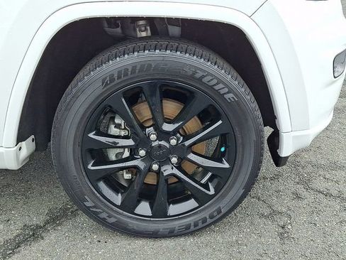 Used 2021 Jeep Grand Cherokee Laredo X image 8