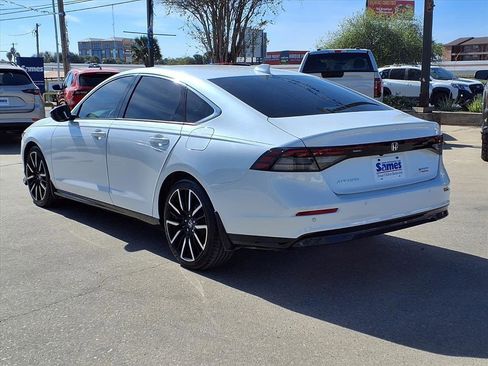 Used 2024 Honda Accord Touring image 5