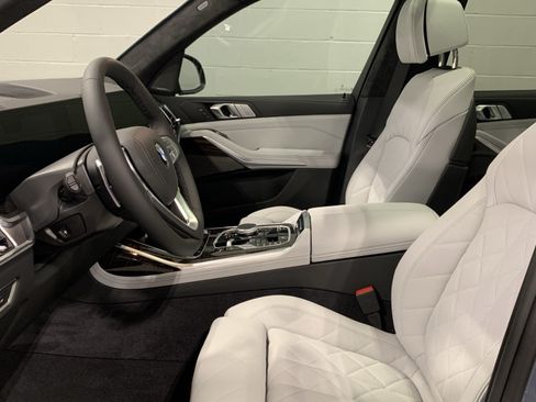 Certified 2026 BMW X7 xDrive40i w/ Premium Package AWD/4WD image 12