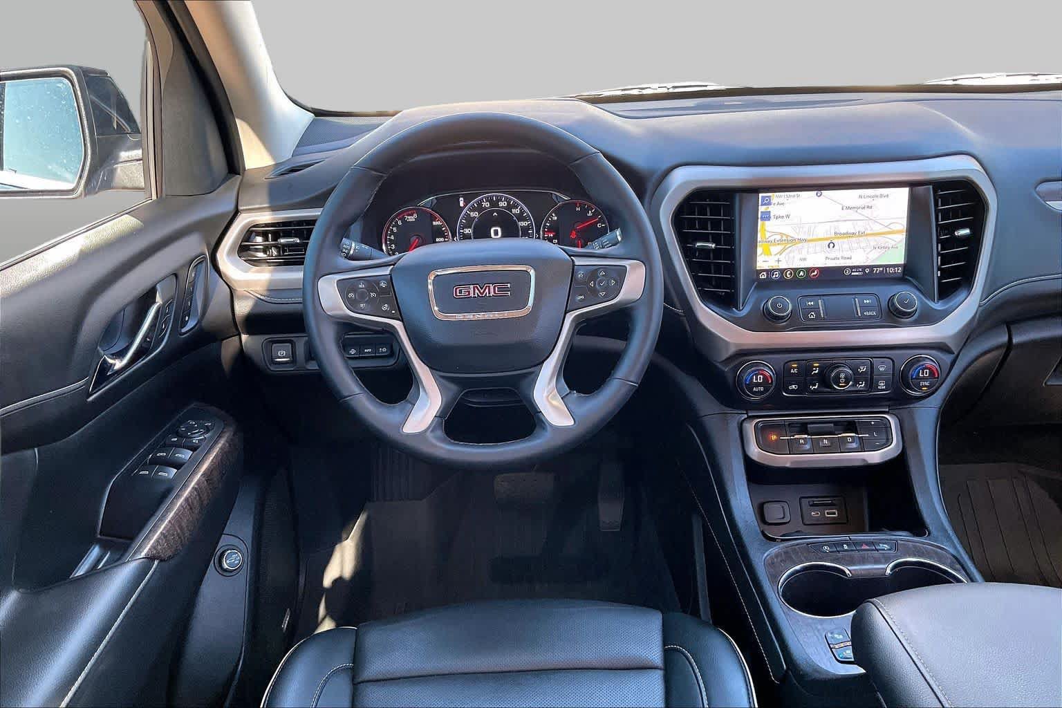 Used 2023 GMC Acadia Denali w/ Denali Ultimate Package AWD/4WD image 7