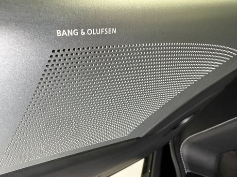 Used 2012 Aston Martin DBS Volante image 36