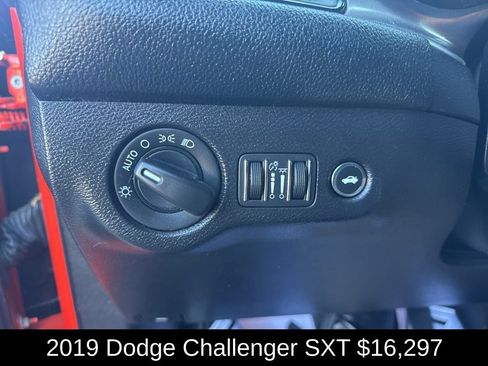 Used 2019 Dodge Challenger SXT RWD image 29
