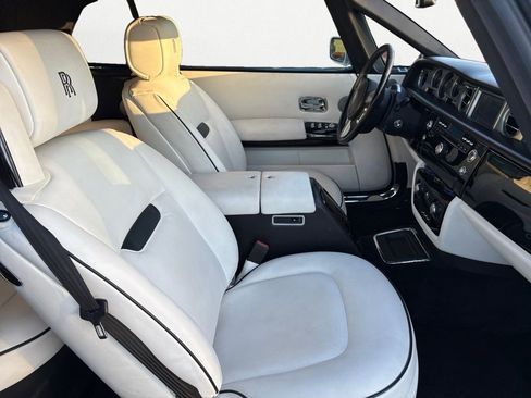 Used 2009 Rolls-Royce Phantom Drophead Coupe image 13