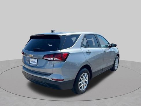 Used 2024 Chevrolet Equinox LS w/ LS Convenience Package FWD image 32