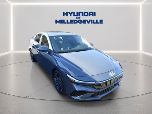 New 2026 Hyundai Elantra Limited FWD image 2
