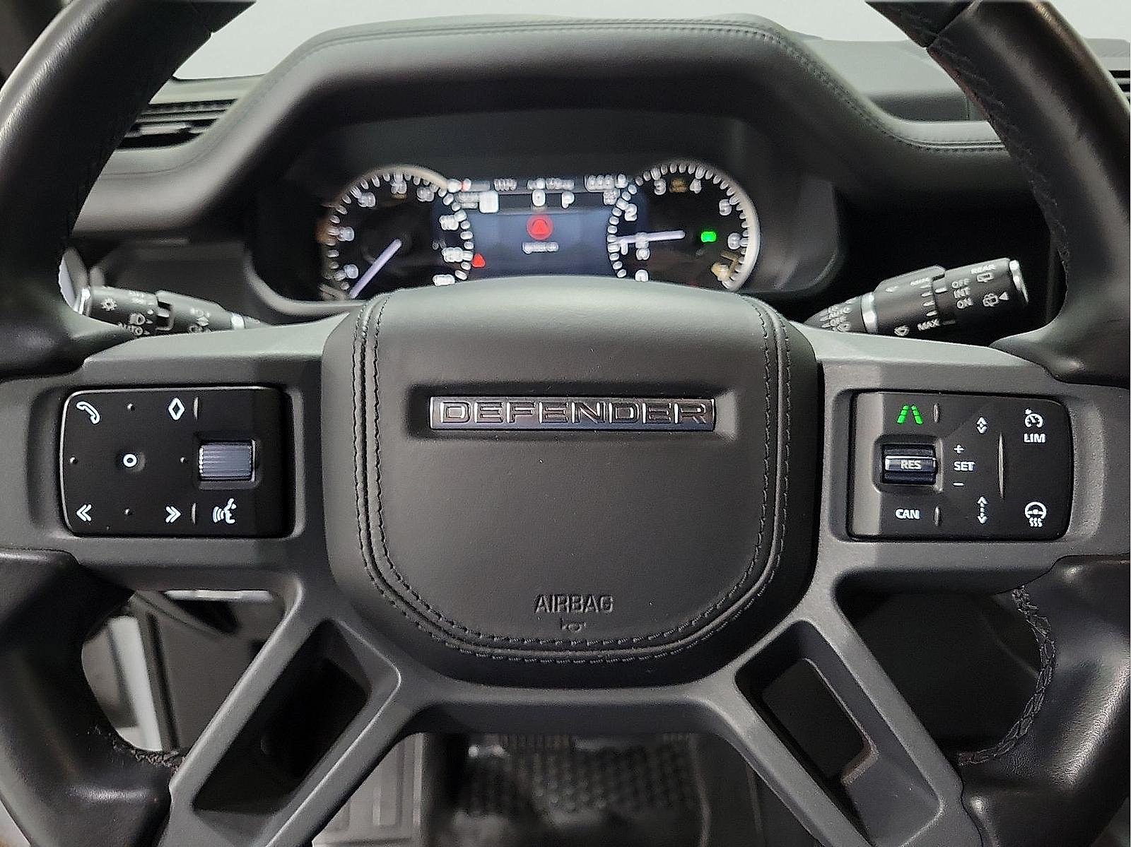 Used 2023 Land Rover Defender 110 X-Dynamic SE AWD/4WD image 20
