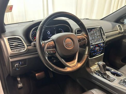 Used 2020 Jeep Grand Cherokee Limited AWD/4WD image 2