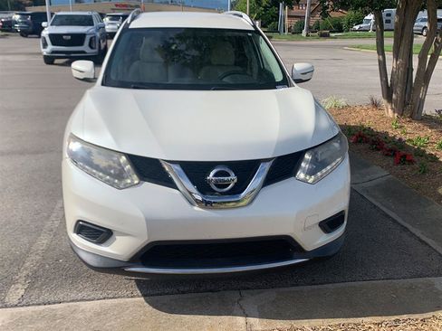 Used 2016 Nissan Rogue SV AWD/4WD image 1
