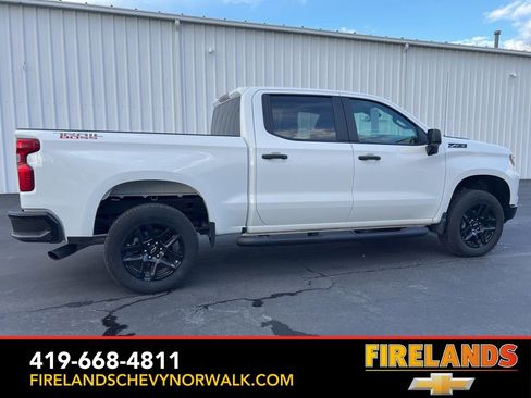 Used 2025 Chevrolet Silverado 1500 Custom Trail Boss w/ Turbomax Blackout Package image 14