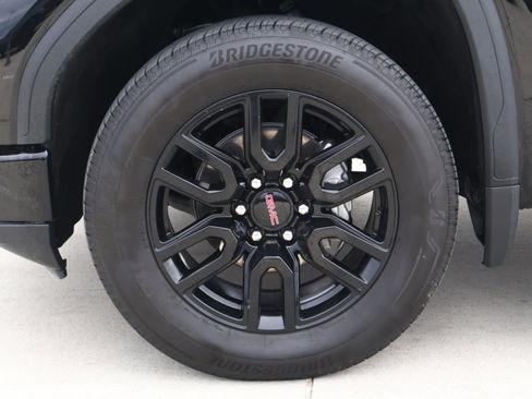 Used 2025 GMC Sierra 1500 Elevation image 9