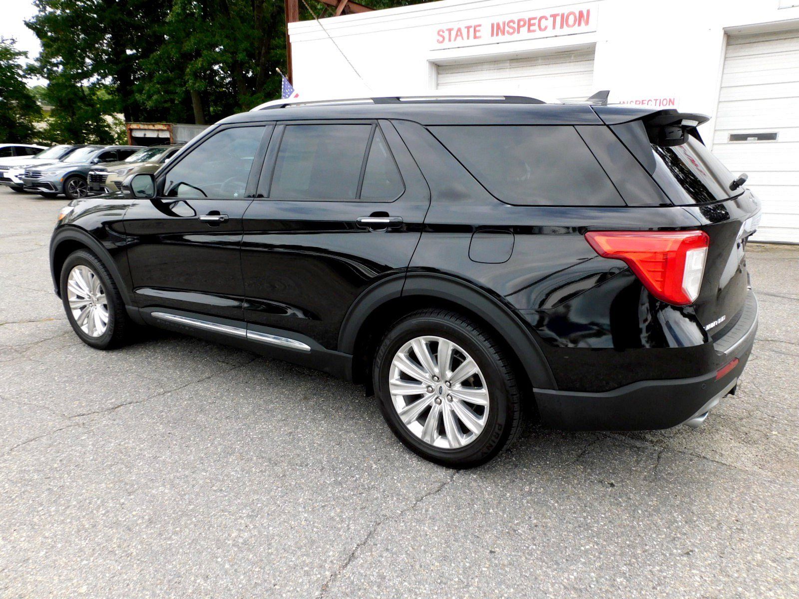 Used 2020 Ford Explorer Limited RWD image 3