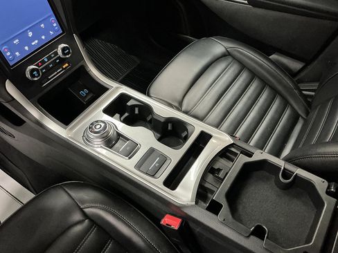 Used 2024 Ford Edge SEL w/ Convenience Package AWD/4WD image 14