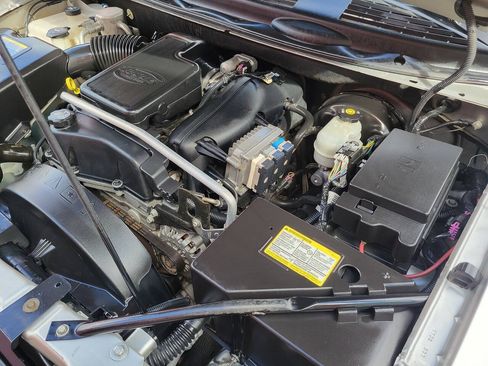 Used 2005 Chevrolet TrailBlazer LS w/ LS Preferred Equipment Group AWD/4WD image 35