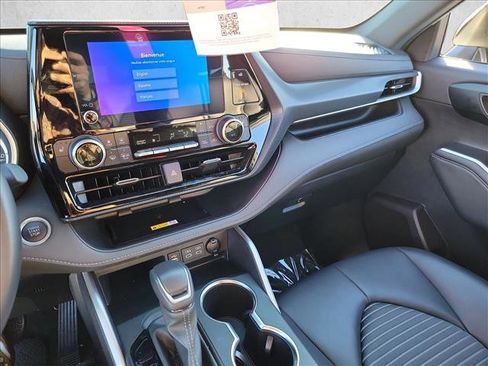 Used 2024 Toyota Highlander XSE image 22