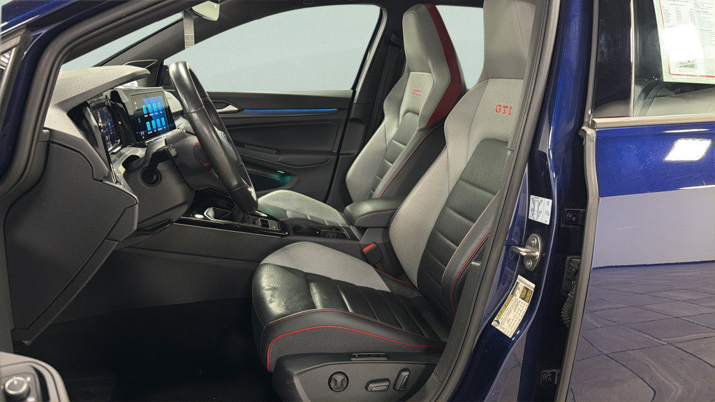 Used 2024 Volkswagen GTI SE FWD image 17