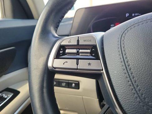 Used 2023 Kia Telluride EX w/ EX Captain's Chair Package AWD/4WD image 23