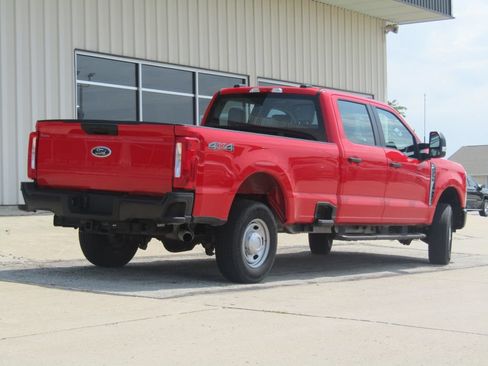 Used 2023 Ford F250 XL AWD/4WD image 3