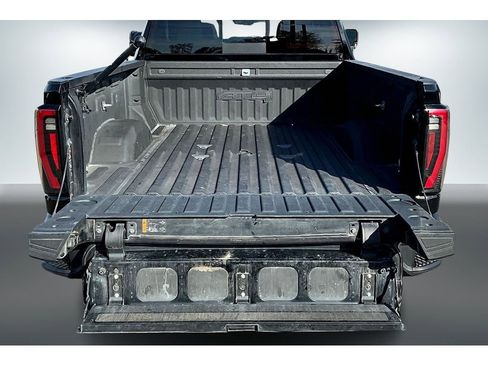 Used 2024 GMC Sierra 2500 AT4 w/ AT4 Premium Plus Package image 7