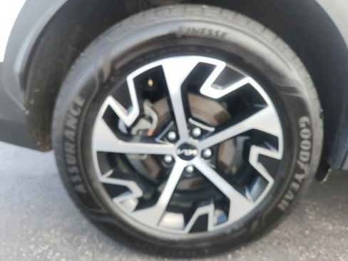 Used 2025 Kia Sportage EX AWD/4WD image 17