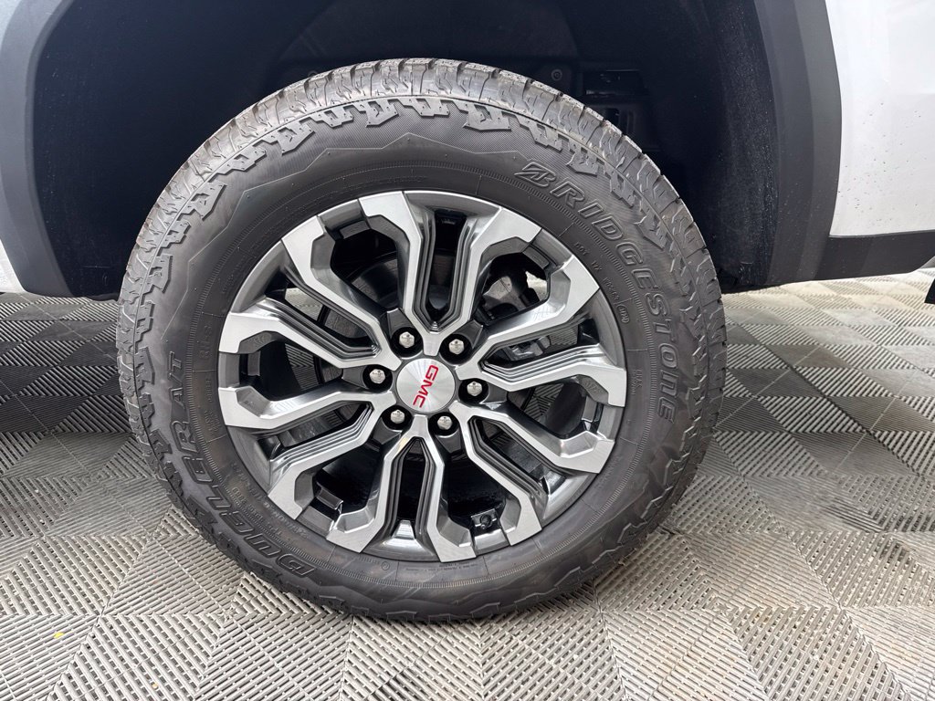 Used 2026 GMC Canyon Denali AWD/4WD image 9