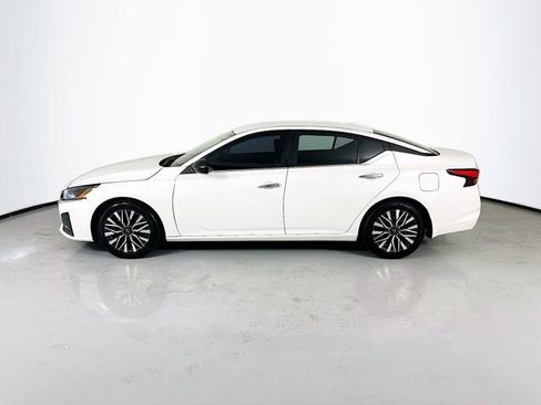 Used 2024 Nissan Altima 2.5 SV FWD image 6