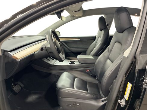 Certified 2023 Tesla Model Y Long Range AWD/4WD image 9