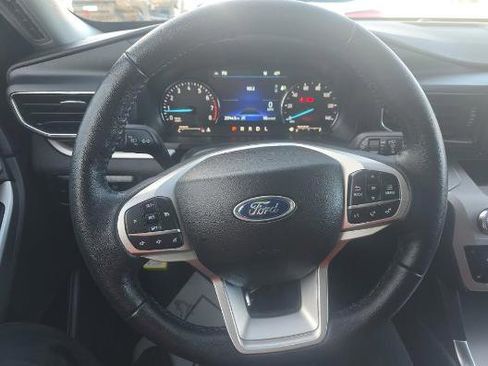 Used 2023 Ford Explorer XLT w/ Equipment Group 202A image 7