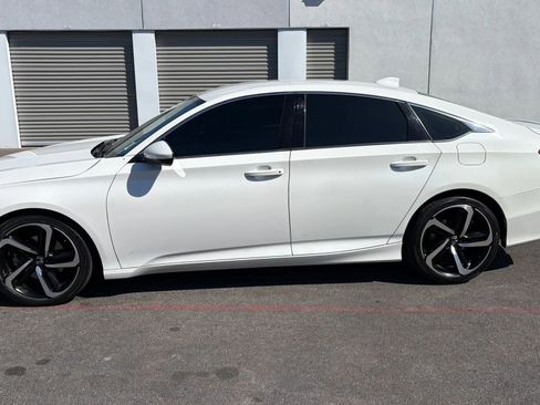 Used 2018 Honda Accord Sport image 2